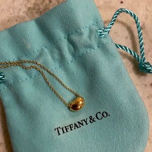 gold Tiffany Elsa Peretti bean pendant necklace